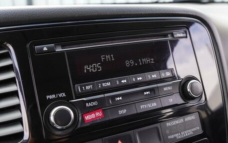 Mitsubishi Outlander III рестайлинг 3, 2018 год, 1 890 000 рублей, 16 фотография