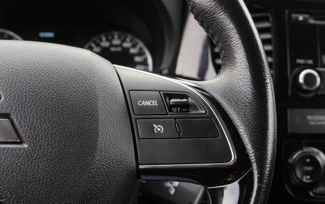 Mitsubishi Outlander III рестайлинг 3, 2018 год, 1 890 000 рублей, 18 фотография