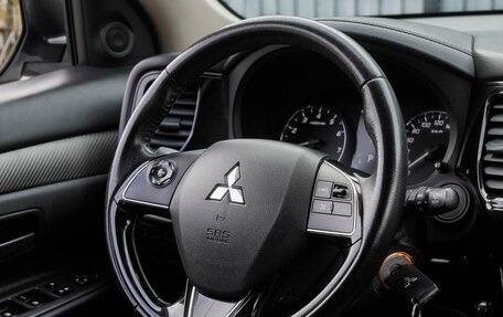 Mitsubishi Outlander III рестайлинг 3, 2018 год, 1 890 000 рублей, 19 фотография