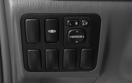 Toyota Land Cruiser Prado 120 рестайлинг, 2007 год, 2 099 000 рублей, 22 фотография