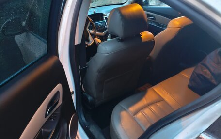 Chevrolet Cruze II, 2011 год, 600 000 рублей, 7 фотография