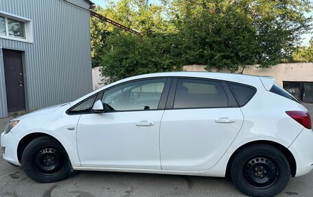 Opel Astra J, 2012 год, 550 000 рублей, 3 фотография