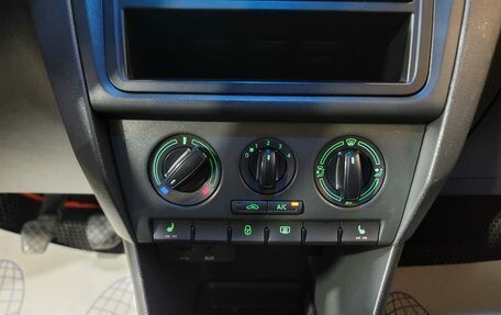 Skoda Rapid I, 2015 год, 889 000 рублей, 13 фотография