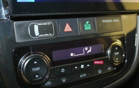 Mitsubishi Outlander III рестайлинг 3, 2016 год, 1 672 000 рублей, 13 фотография