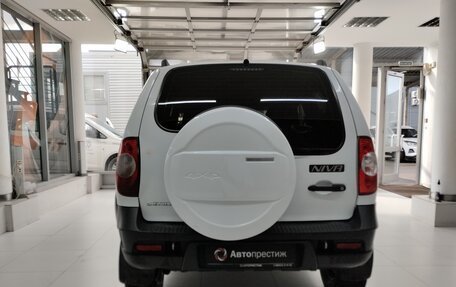 Chevrolet Niva I рестайлинг, 2018 год, 680 000 рублей, 5 фотография