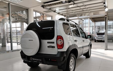 Chevrolet Niva I рестайлинг, 2018 год, 680 000 рублей, 6 фотография