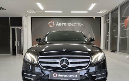 Mercedes-Benz E-Класс, 2019 год, 3 450 000 рублей, 3 фотография