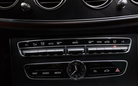 Mercedes-Benz E-Класс, 2019 год, 3 450 000 рублей, 12 фотография