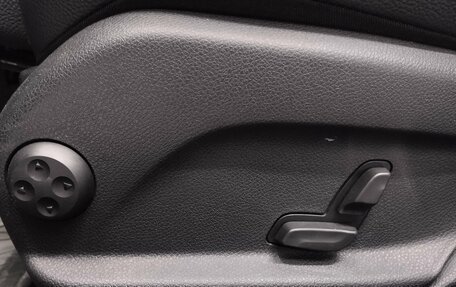 Mercedes-Benz E-Класс, 2019 год, 3 450 000 рублей, 18 фотография