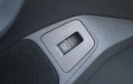 Volkswagen Tiguan II, 2018 год, 2 150 000 рублей, 27 фотография