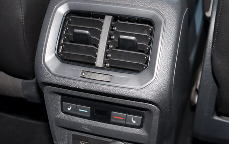 Volkswagen Tiguan II, 2018 год, 2 150 000 рублей, 24 фотография