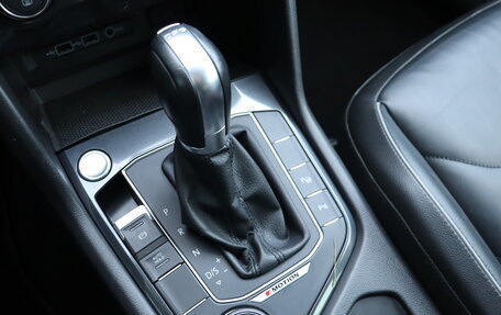 Volkswagen Tiguan II, 2018 год, 2 150 000 рублей, 22 фотография