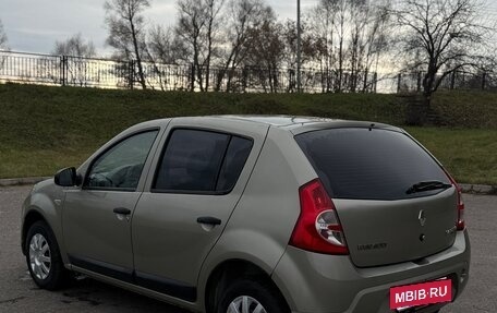 Renault Sandero I, 2013 год, 499 000 рублей, 2 фотография