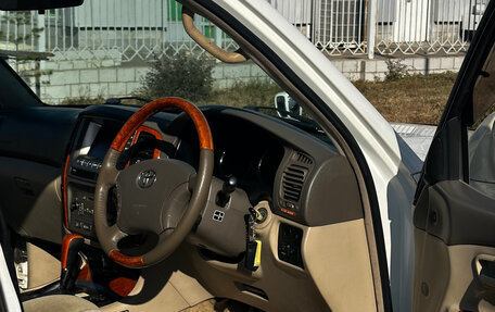 Toyota Land Cruiser 100 рестайлинг 2, 2003 год, 2 250 000 рублей, 13 фотография