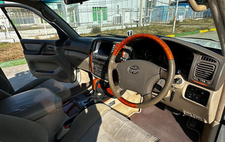 Toyota Land Cruiser 100 рестайлинг 2, 2003 год, 2 250 000 рублей, 11 фотография