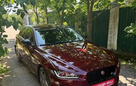 Jaguar XE I рестайлинг, 2016 год, 2 200 000 рублей, 12 фотография