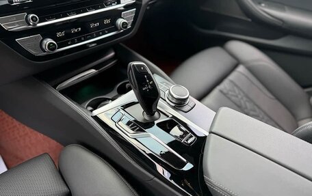 BMW 5 серия, 2022 год, 4 700 000 рублей, 14 фотография