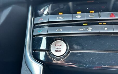 Jaguar XE I рестайлинг, 2016 год, 1 680 000 рублей, 18 фотография