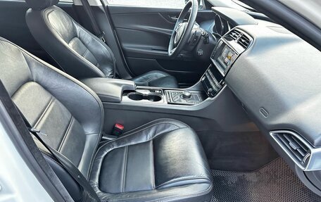 Jaguar XE I рестайлинг, 2016 год, 1 680 000 рублей, 23 фотография