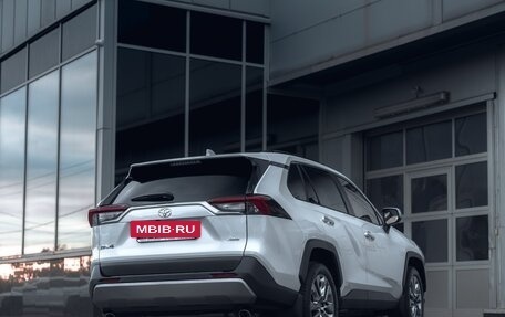 Toyota RAV4, 2025 год, 4 699 000 рублей, 4 фотография