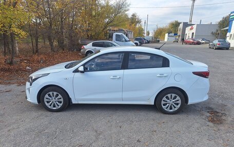 KIA Rio IV, 2021 год, 1 120 000 рублей, 1 фотография