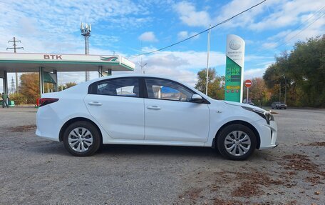 KIA Rio IV, 2021 год, 1 120 000 рублей, 2 фотография