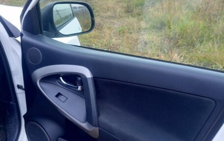 Toyota RAV4, 2008 год, 1 050 000 рублей, 13 фотография