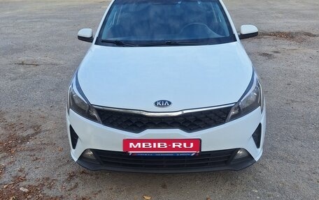 KIA Rio IV, 2021 год, 1 120 000 рублей, 3 фотография