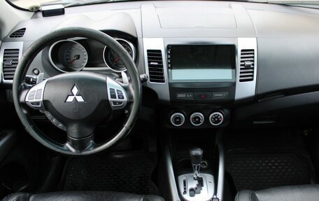 Mitsubishi Outlander III рестайлинг 3, 2008 год, 849 000 рублей, 11 фотография