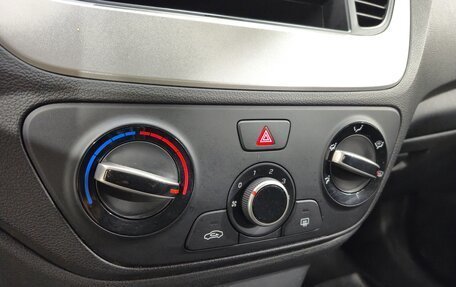 Hyundai Solaris II рестайлинг, 2017 год, 1 090 000 рублей, 18 фотография