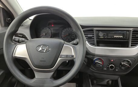 Hyundai Solaris II рестайлинг, 2017 год, 1 090 000 рублей, 11 фотография