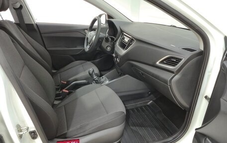 Hyundai Solaris II рестайлинг, 2017 год, 1 090 000 рублей, 13 фотография