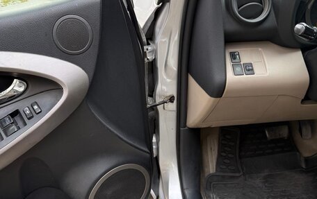 Toyota RAV4, 2007 год, 1 300 000 рублей, 18 фотография