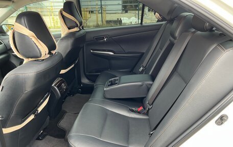 Toyota Camry, 2017 год, 2 750 000 рублей, 4 фотография