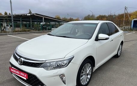 Toyota Camry, 2017 год, 2 750 000 рублей, 10 фотография