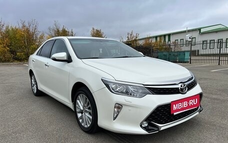 Toyota Camry, 2017 год, 2 750 000 рублей, 11 фотография