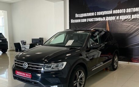 Volkswagen Tiguan II, 2018 год, 2 199 000 рублей, 1 фотография