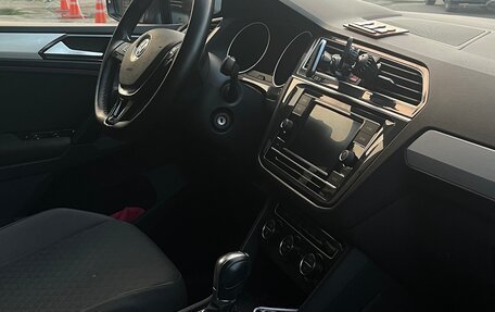 Volkswagen Tiguan II, 2017 год, 2 500 000 рублей, 14 фотография