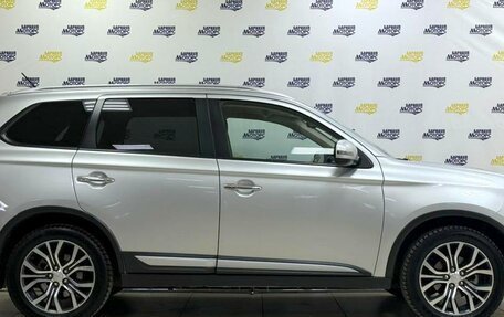 Mitsubishi Outlander III рестайлинг 3, 2015 год, 1 688 235 рублей, 8 фотография