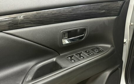 Mitsubishi Outlander III рестайлинг 3, 2015 год, 1 688 235 рублей, 11 фотография