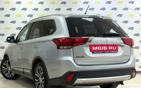 Mitsubishi Outlander III рестайлинг 3, 2015 год, 1 688 235 рублей, 5 фотография