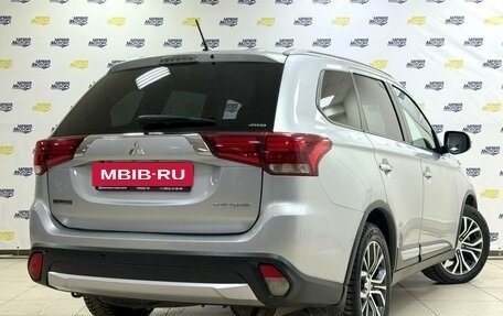 Mitsubishi Outlander III рестайлинг 3, 2015 год, 1 688 235 рублей, 7 фотография