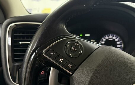 Mitsubishi Outlander III рестайлинг 3, 2015 год, 1 688 235 рублей, 14 фотография