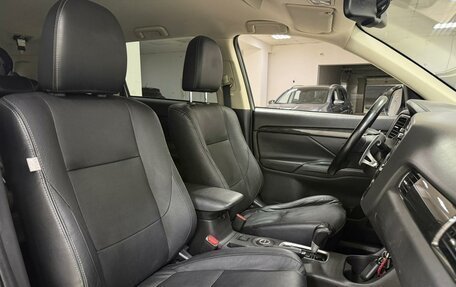 Mitsubishi Outlander III рестайлинг 3, 2015 год, 1 688 235 рублей, 23 фотография