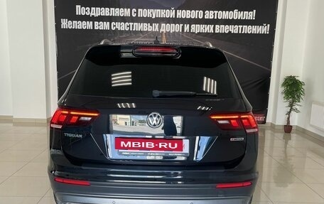 Volkswagen Tiguan II, 2018 год, 2 199 000 рублей, 8 фотография