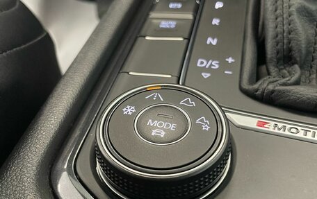 Volkswagen Tiguan II, 2018 год, 2 199 000 рублей, 16 фотография