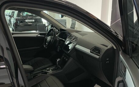 Volkswagen Tiguan II, 2018 год, 2 199 000 рублей, 19 фотография