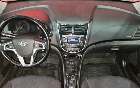 Hyundai Solaris II рестайлинг, 2015 год, 997 000 рублей, 9 фотография