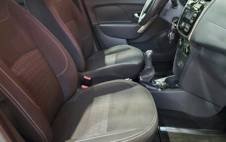 Renault Sandero II рестайлинг, 2016 год, 915 000 рублей, 13 фотография