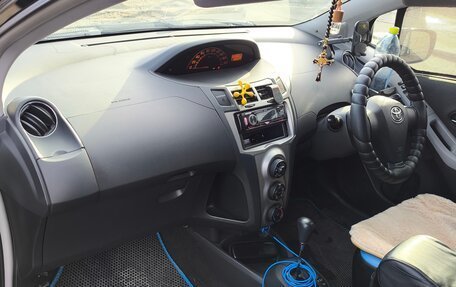 Toyota Vitz, 2010 год, 650 000 рублей, 4 фотография